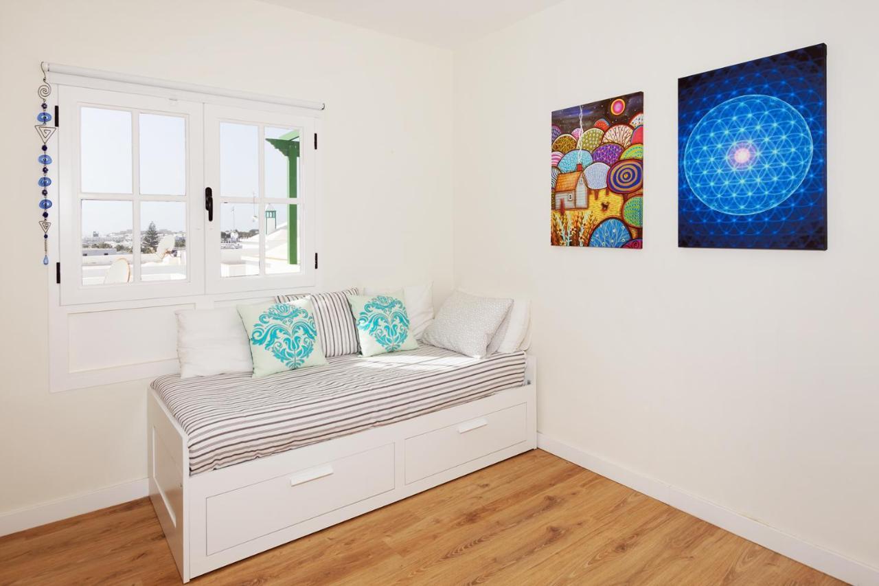 Apartamento Om Con Piscina Y Vistas Al Mar Daire Costa Teguise Dış mekan fotoğraf