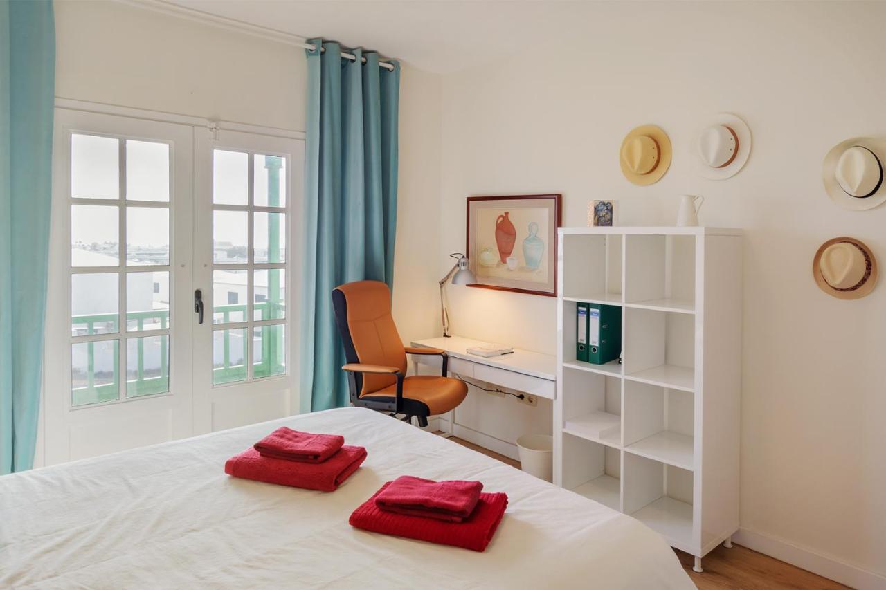 Apartamento Om Con Piscina Y Vistas Al Mar Daire Costa Teguise Dış mekan fotoğraf